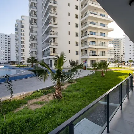 Ground Garden & Pool View Spacious At Caesar & Apartment