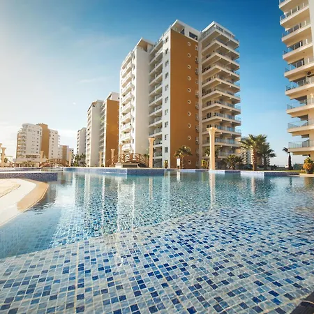 Ground Garden & Pool View Spacious At Caesar &