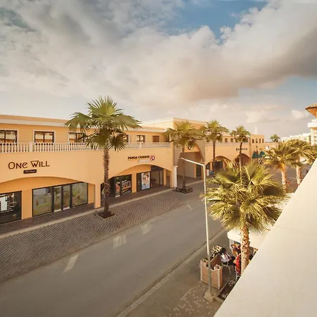 Apartment Ground Garden & Pool View Spacious At Caesar & *