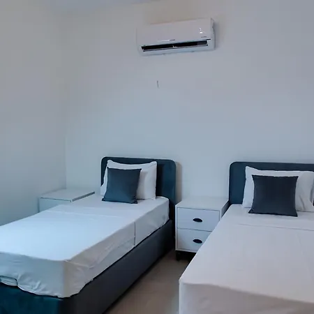 Ground Garden & Pool View Spacious At Caesar &