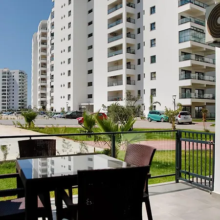 Ground Garden & Pool View Spacious At Caesar & Αμμόχωστος