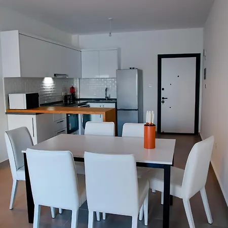 Apartment Ground Garden & Pool View Spacious At Caesar & *