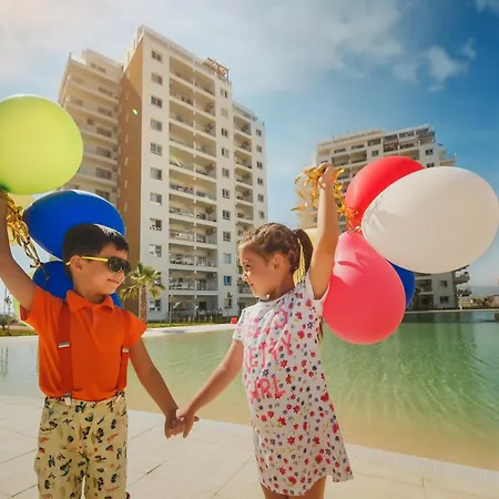 Ground Garden & Pool View Spacious At Caesar & Appartamento Famagusta (Northern Cyprus)