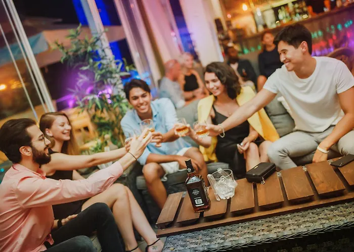 Ground Garden & Pool View Spacious At Caesar &