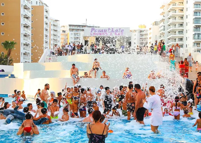 Ground Garden & Pool View Spacious At Caesar & Apartmán